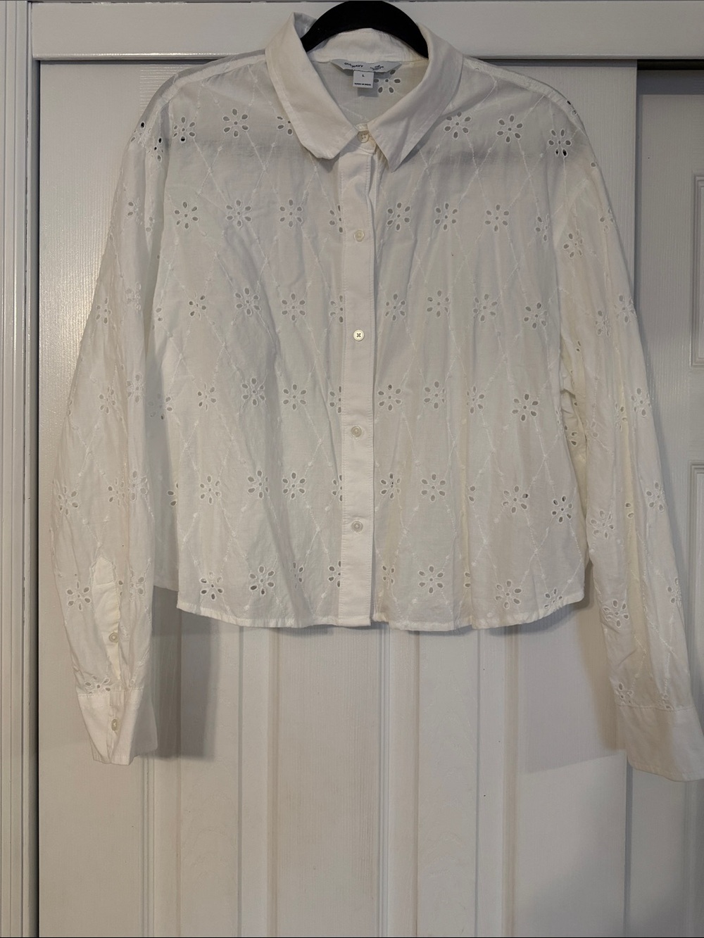 Old Navy Cropped White Eyelet Button-Down Shirt